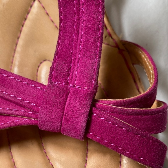 Born Crown magenta suede leather wedge sandals 7/48 just in time for Valentine’s - Picture 12 of 13